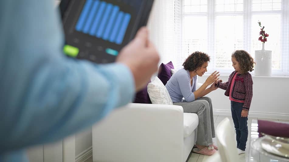 Medidas simples como ajustar a temperatura ambiente, a ventilação e a iluminação podem poupar dinheiro instantaneamente.